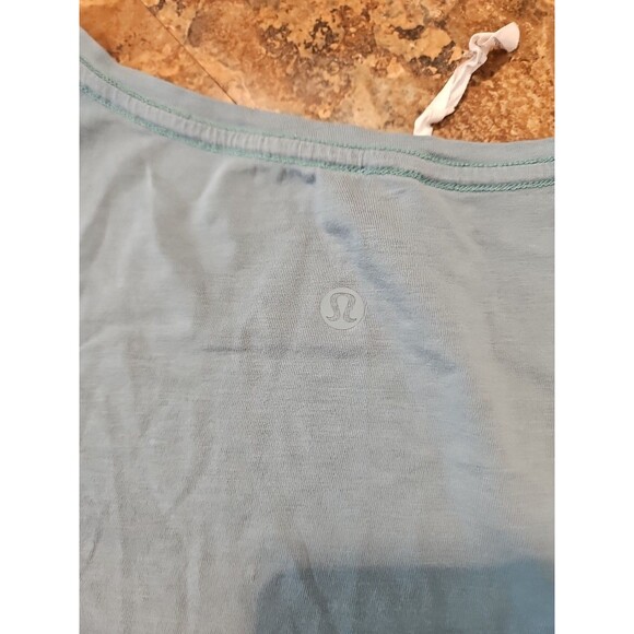 Lululemon Love Tee V Neck Blue/Green? Size ?4 Measures 24" Laying Flat (L17) - Picture 5 of 6